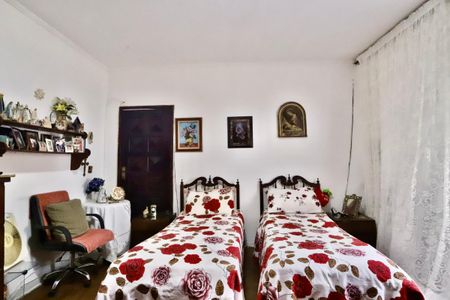 Casa à venda com 160m², 3 quartos e 4 vagas Casa à venda com 160m², 3 quartos e 4 vagasQuarto 1