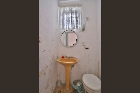 Casa à venda com 160m², 3 quartos e 4 vagas Casa à venda com 160m², 3 quartos e 4 vagasBanheiro de serviço