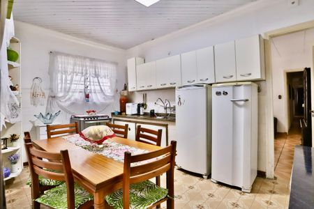 Casa à venda com 160m², 3 quartos e 4 vagas Casa à venda com 160m², 3 quartos e 4 vagasCozinha