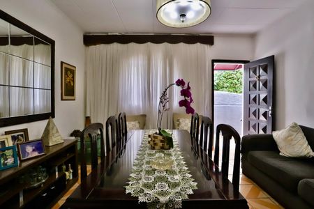 Sala de casa à venda com 3 quartos, 160m² em Vila Bertioga, São Paulo