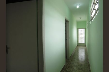 Corredor de casa para alugar com 3 quartos, 180m² em Quitaúna, Osasco