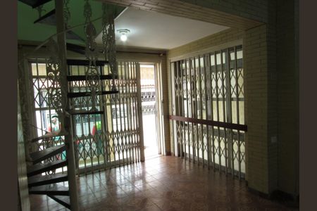 Sala de casa para alugar com 3 quartos, 180m² em Quitaúna, Osasco