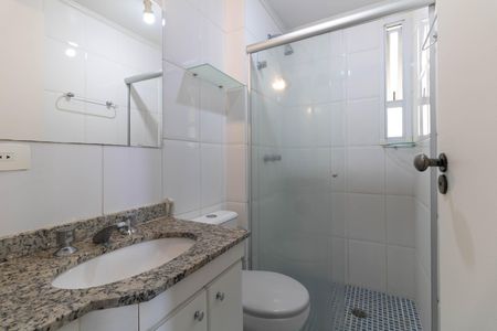 Apartamento para alugar com 58m², 2 quartos e 1 vaga Apartamento para alugar com 58m², 2 quartos e 1 vagaBanheiro da Suíte