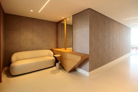 Casa de condomínio à venda com 850m², 4 quartos e 6 vagas Casa de condomínio à venda com 850m², 4 quartos e 6 vagasHall de entrada