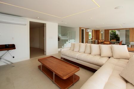 Casa de condomínio à venda com 850m², 4 quartos e 6 vagas Casa de condomínio à venda com 850m², 4 quartos e 6 vagasSala 2