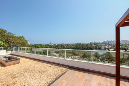 Casa de condomínio à venda com 850m², 4 quartos e 6 vagas Casa de condomínio à venda com 850m², 4 quartos e 6 vagasDedeck