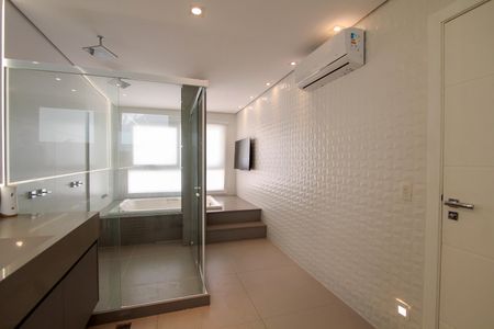 Casa de condomínio à venda com 850m², 4 quartos e 6 vagas Casa de condomínio à venda com 850m², 4 quartos e 6 vagasBanheiro suíte 1 master