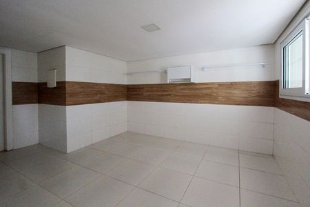 Casa de condomínio à venda com 850m², 4 quartos e 6 vagas Casa de condomínio à venda com 850m², 4 quartos e 6 vagasÁrea de serviço