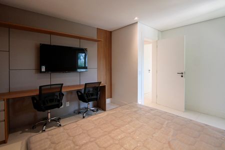 Casa de condomínio à venda com 850m², 4 quartos e 6 vagas Casa de condomínio à venda com 850m², 4 quartos e 6 vagasSuíte 4