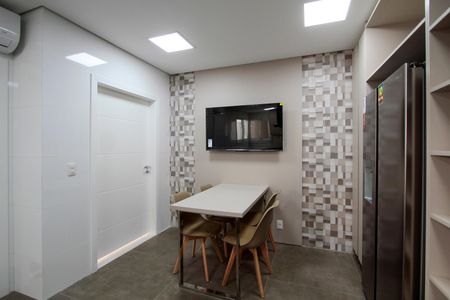 Casa de condomínio à venda com 850m², 4 quartos e 6 vagas Casa de condomínio à venda com 850m², 4 quartos e 6 vagasCozinha