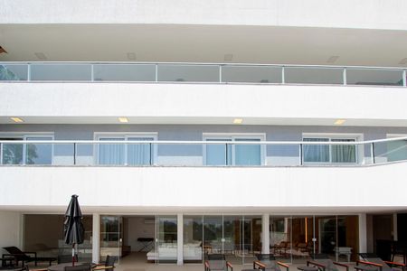 Casa de condomínio à venda com 850m², 4 quartos e 6 vagas Casa de condomínio à venda com 850m², 4 quartos e 6 vagasFachada interna