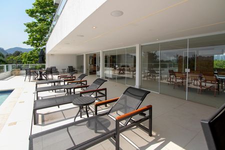 Casa de condomínio à venda com 850m², 4 quartos e 6 vagas Casa de condomínio à venda com 850m², 4 quartos e 6 vagasGaleria da piscina