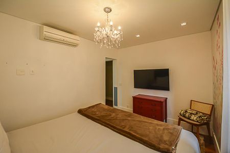 Apartamento à venda com 242m², 4 quartos e 3 vagas Apartamento à venda com 242m², 4 quartos e 3 vagasSuíte 3