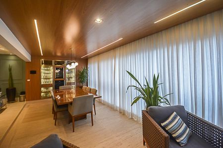 Apartamento à venda com 242m², 4 quartos e 3 vagas Apartamento à venda com 242m², 4 quartos e 3 vagasSacada