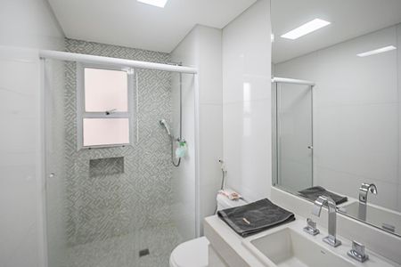 Apartamento à venda com 242m², 4 quartos e 3 vagas Apartamento à venda com 242m², 4 quartos e 3 vagasBanheiro da Suíte 3