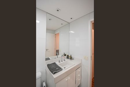 Apartamento à venda com 242m², 4 quartos e 3 vagas Apartamento à venda com 242m², 4 quartos e 3 vagasBanheiro da Suíte 3