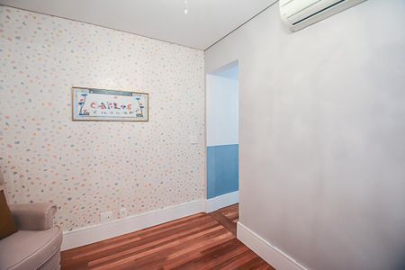 Apartamento à venda com 242m², 4 quartos e 3 vagas Apartamento à venda com 242m², 4 quartos e 3 vagasQuarto