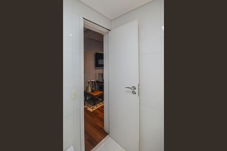 Apartamento à venda com 242m², 4 quartos e 3 vagas Apartamento à venda com 242m², 4 quartos e 3 vagasBanheiro da Suíte 2
