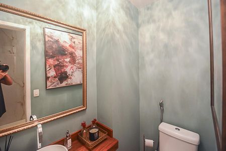 Apartamento à venda com 242m², 4 quartos e 3 vagas Apartamento à venda com 242m², 4 quartos e 3 vagasLavabo