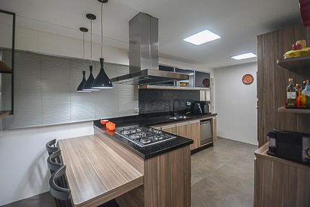 Apartamento à venda com 242m², 4 quartos e 3 vagas Apartamento à venda com 242m², 4 quartos e 3 vagasCozinha