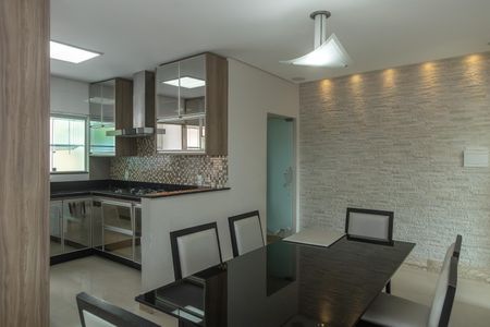 Casa para alugar com 100m², 3 quartos e 1 vaga Casa para alugar com 100m², 3 quartos e 1 vagaSala