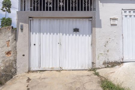 Casa para alugar com 100m², 3 quartos e 1 vaga Casa para alugar com 100m², 3 quartos e 1 vagaFachada