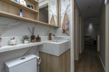 Apartamento à venda com 49m², 2 quartos e 1 vaga Apartamento à venda com 49m², 2 quartos e 1 vagaBanheiro