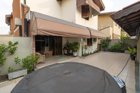 Casa à venda com 380m², 3 quartos e 5 vagas Casa à venda com 380m², 3 quartos e 5 vagasQuintal Gourmet