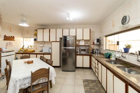 Casa à venda com 380m², 3 quartos e 5 vagas Casa à venda com 380m², 3 quartos e 5 vagasCozinha