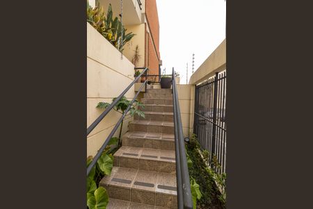 Casa à venda com 380m², 3 quartos e 5 vagas Casa à venda com 380m², 3 quartos e 5 vagasEntrada