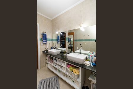 Casa à venda com 380m², 3 quartos e 5 vagas Casa à venda com 380m², 3 quartos e 5 vagasBanheiro da Suíte 1