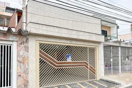 Casa à venda com 202m², 3 quartos e 2 vagasFachada + Placa