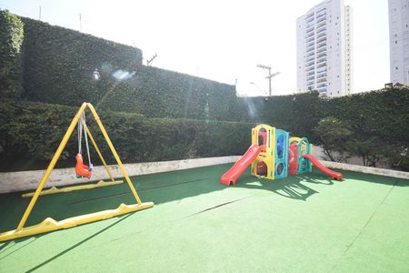 Apartamento à venda com 173m², 4 quartos e 3 vagas Apartamento à venda com 173m², 4 quartos e 3 vagasPlayground