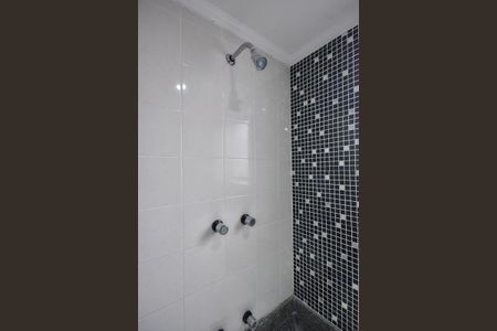 Apartamento à venda com 173m², 4 quartos e 3 vagasChuveiro do Banheiro da Suíte 2