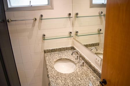 Apartamento à venda com 83m², 3 quartos e 1 vagaBanheiro da Suíte