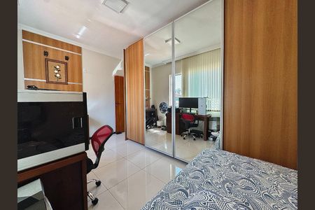 Casa à venda com 253m², 3 quartos e 4 vagas