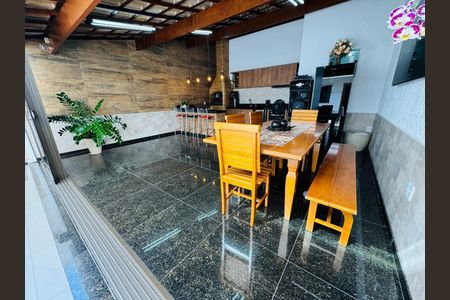 Casa à venda com 3 quartos, 253m² em Santa Amelia, Belo Horizonte