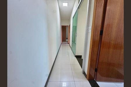 Casa à venda com 253m², 3 quartos e 4 vagas