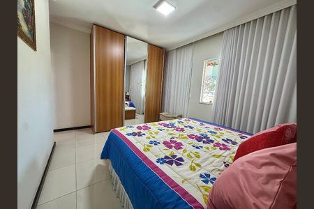 Casa à venda com 253m², 3 quartos e 4 vagas