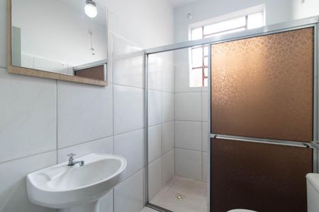 Banheiro de apartamento para alugar com 1 quarto, 51m² em Partenon, Porto Alegre