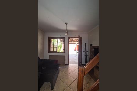 Sala de casa de condomínio para alugar com 3 quartos, 104m² em Camaquã, Porto Alegre