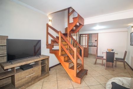 Sala de casa de condomínio para alugar com 3 quartos, 104m² em Camaquã, Porto Alegre