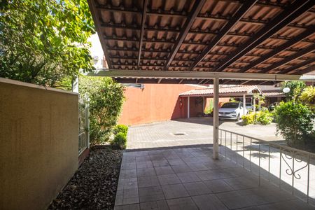 Vista de casa de condomínio para alugar com 3 quartos, 104m² em Camaquã, Porto Alegre