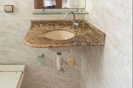 Casa à venda com 315m², 3 quartos e 8 vagas Casa à venda com 315m², 3 quartos e 8 vagasBanheiro da Suíte