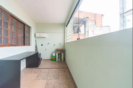 Casa à venda com 315m², 3 quartos e 8 vagas Casa à venda com 315m², 3 quartos e 8 vagasÁrea de Serviço