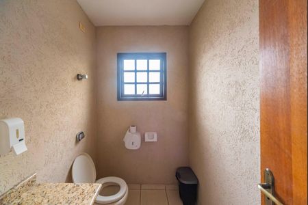 Casa à venda com 315m², 3 quartos e 8 vagas Casa à venda com 315m², 3 quartos e 8 vagasLavabo