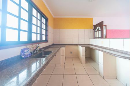 Casa à venda com 315m², 3 quartos e 8 vagas Casa à venda com 315m², 3 quartos e 8 vagasCozinha