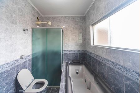 Casa à venda com 315m², 3 quartos e 8 vagas Casa à venda com 315m², 3 quartos e 8 vagasBanheiro Social