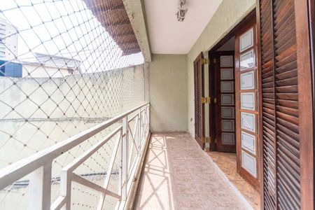 Casa à venda com 315m², 3 quartos e 8 vagas Casa à venda com 315m², 3 quartos e 8 vagasVaranda da Suíte