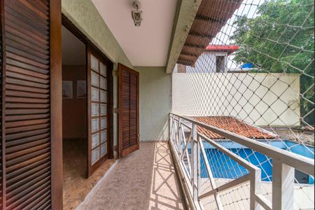 Casa à venda com 315m², 3 quartos e 8 vagas Casa à venda com 315m², 3 quartos e 8 vagasVaranda da Suíte